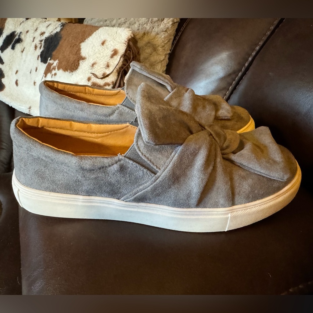 NWT Sophie Sue Slip on Shoes Size 9 Women’s